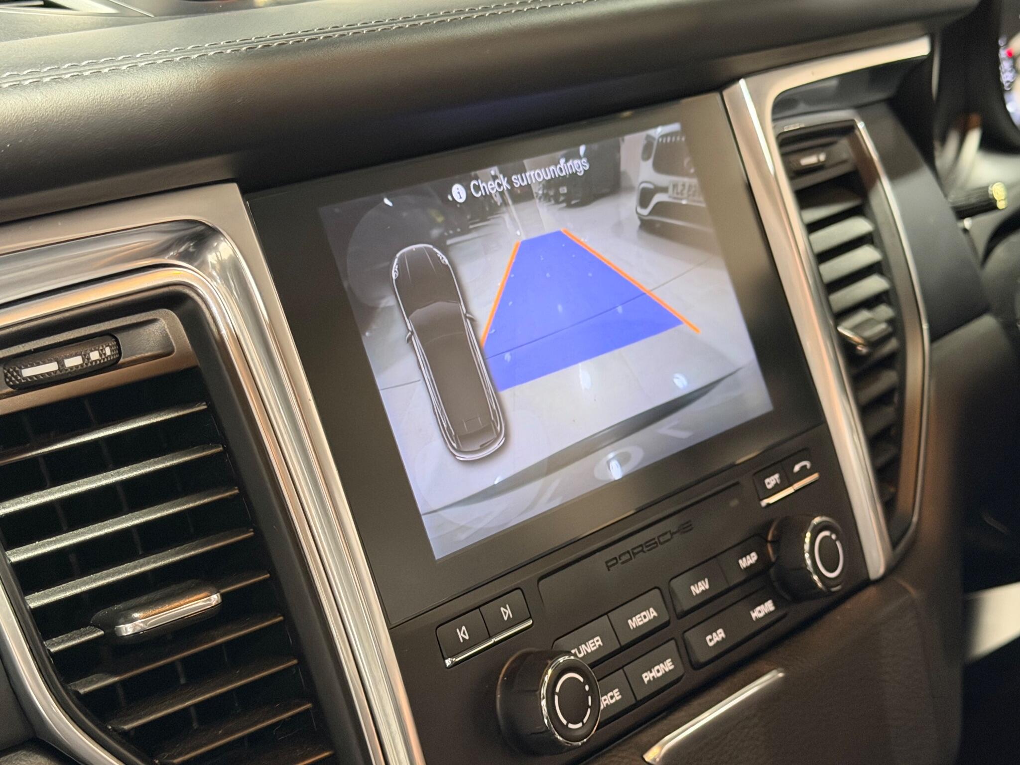 Porsche Macan 2.0T SUV 5dr Petrol PDK 4WD Euro 6 (s/s) (252 ps)